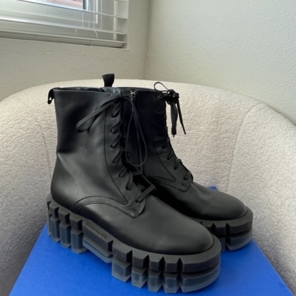 Clergerie Gotty Leather Lug-Sole Combat Boot - Picture 1 of 4